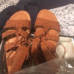 Angelina shade tan sandels